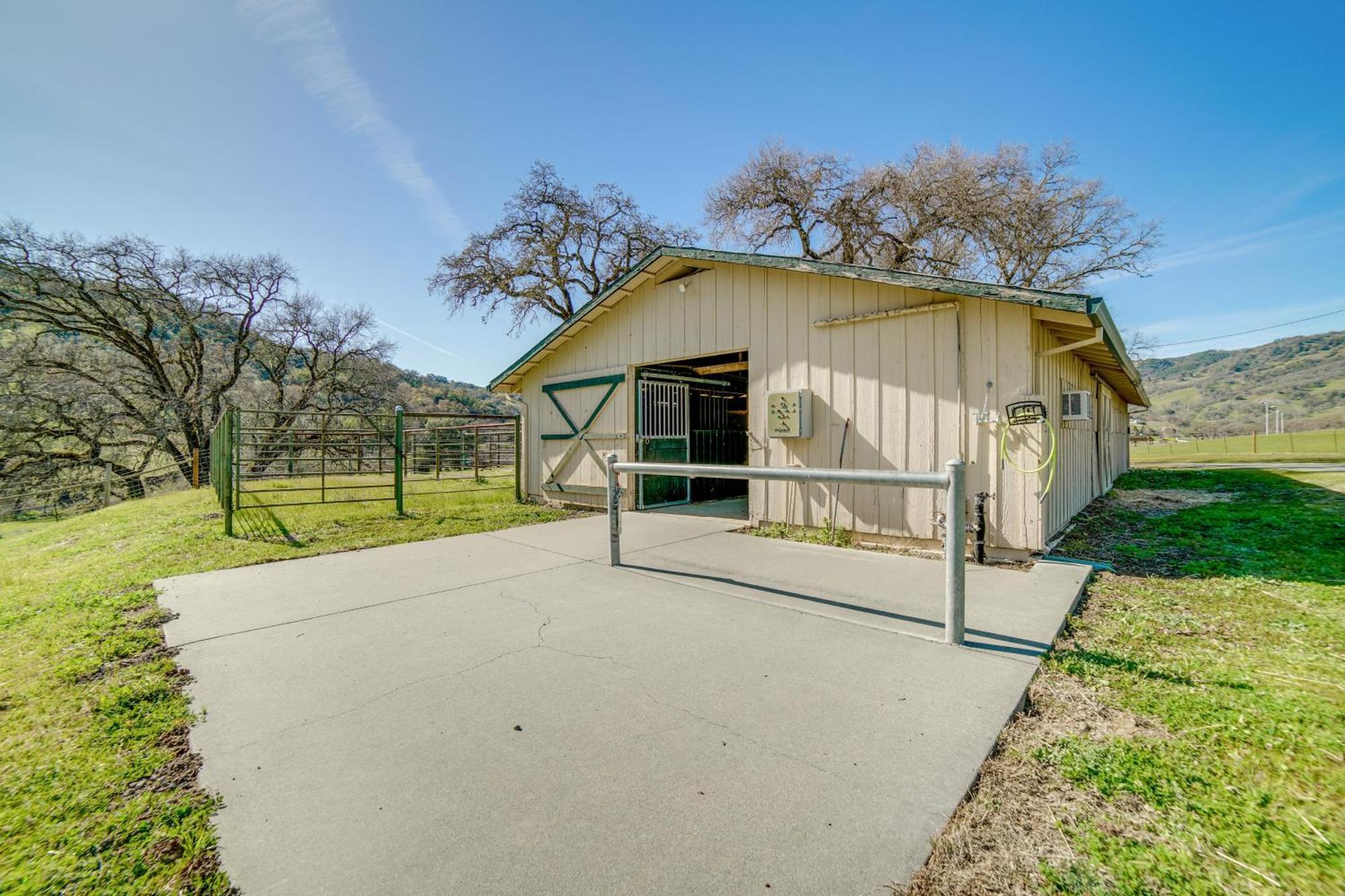 Stunning Hopland Vacation Rental With Pool And Hot Tub Exterior photo