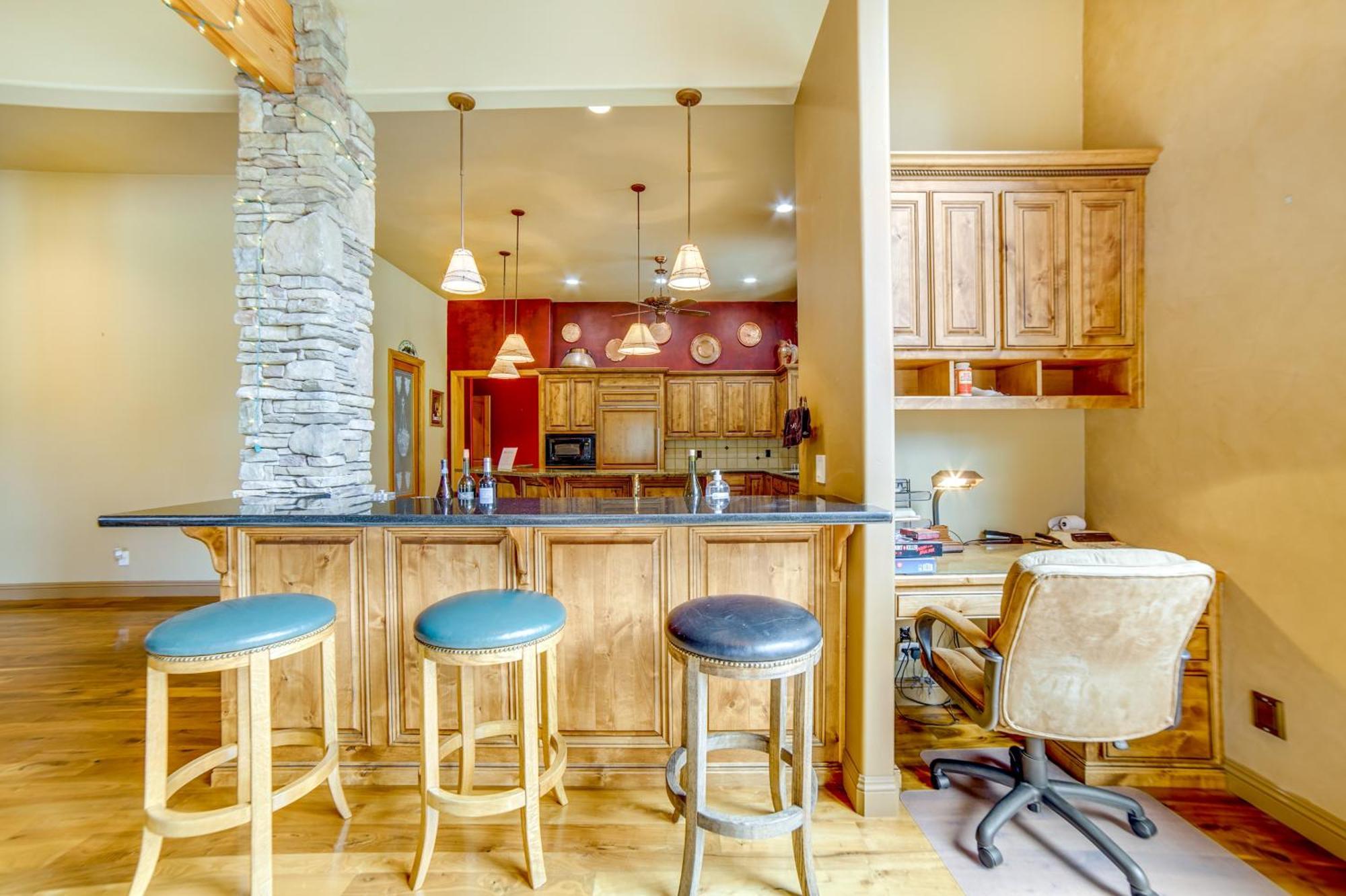 Stunning Hopland Vacation Rental With Pool And Hot Tub Exterior photo